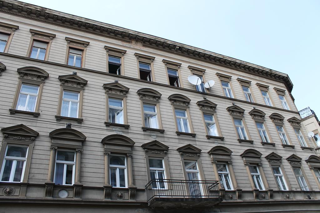 Capital Guesthouse Budapest Exterior photo